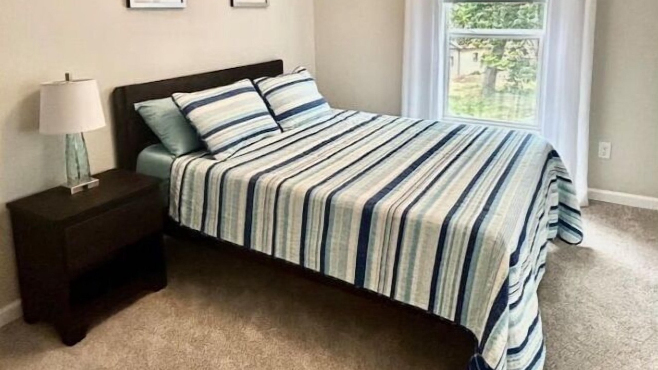 Photo of Bedroom in Lakeside