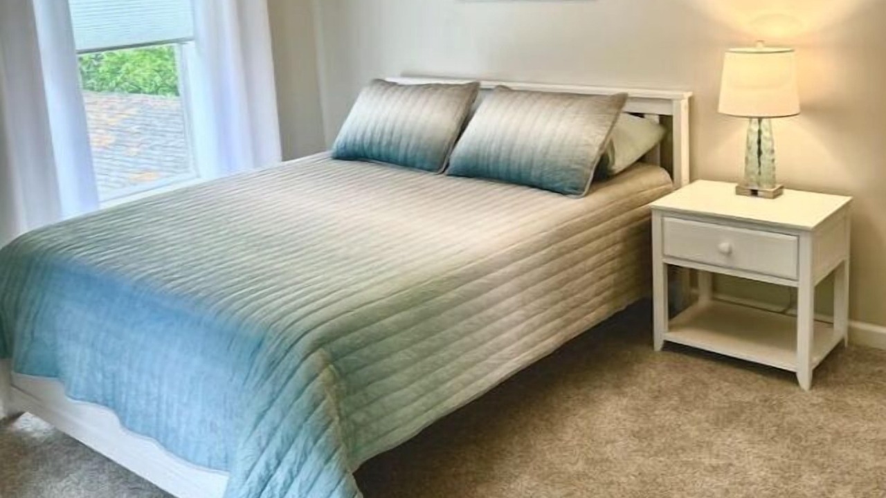 Photo of Bedroom in Lakeside