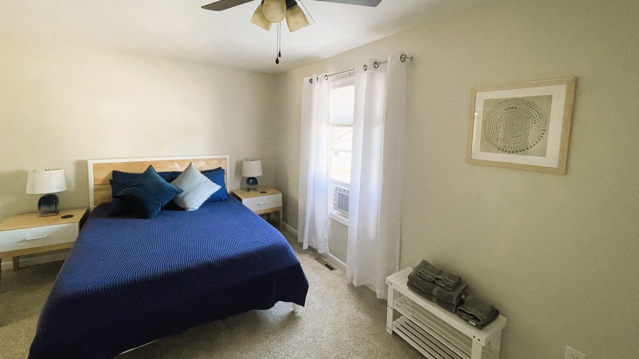 Photo of Bedroom in Lakeside