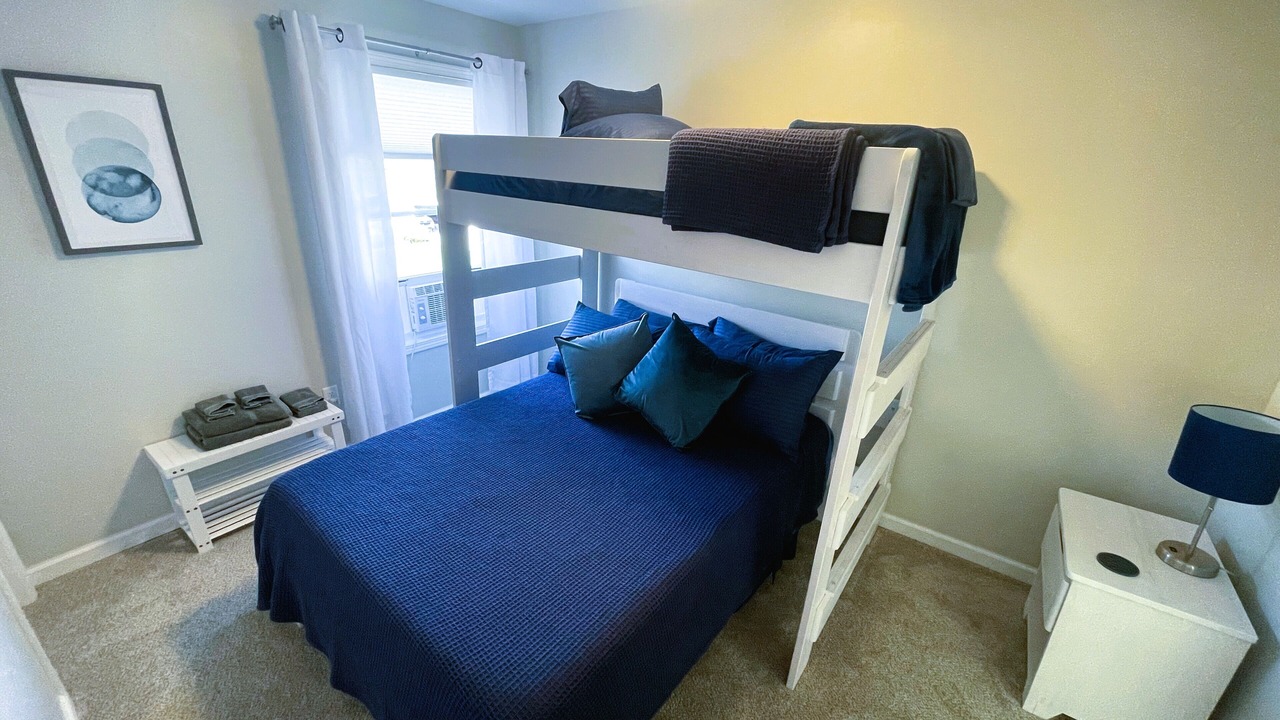 Photo of Bedroom in Lakeside