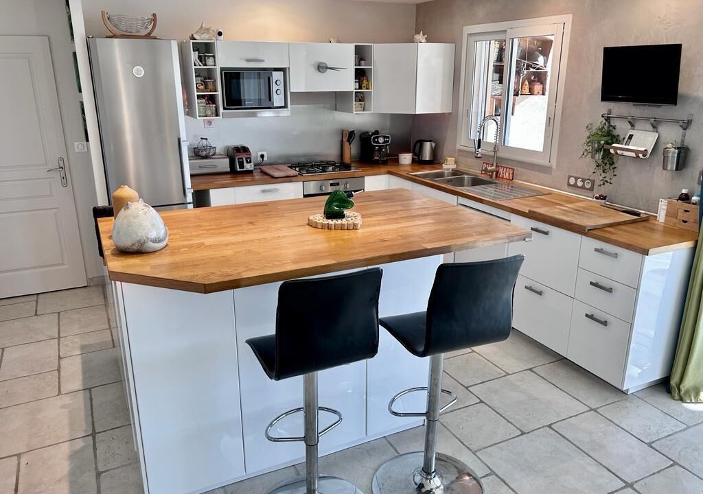 Photo of Kitchen in Saint-Sauveur-de-Cruzieres