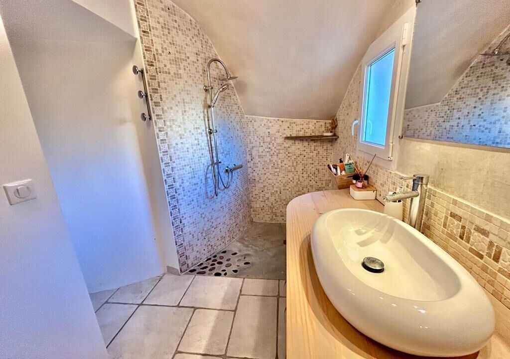 Photo of Bathroom in Saint-Sauveur-de-Cruzieres