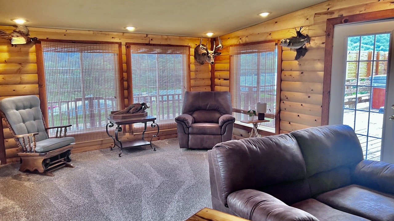 Photo of Livingroom in Lansing