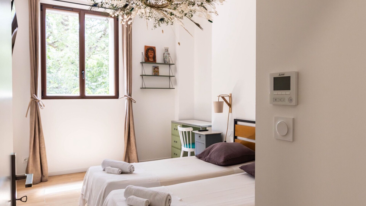 Photo of Bedroom in Saint-Genis