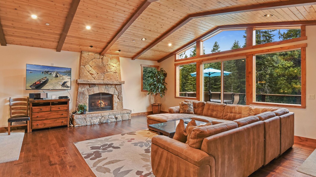 Photo of Livingroom in Kingswood Estates