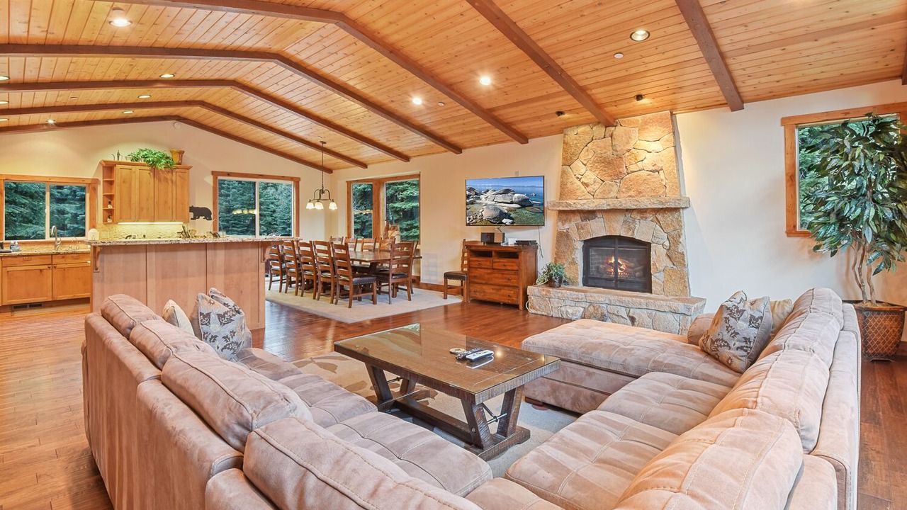 Photo of Livingroom in Kingswood Estates