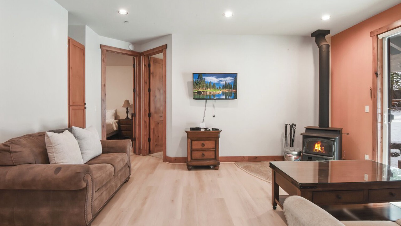 Photo of Livingroom in Kingswood Estates