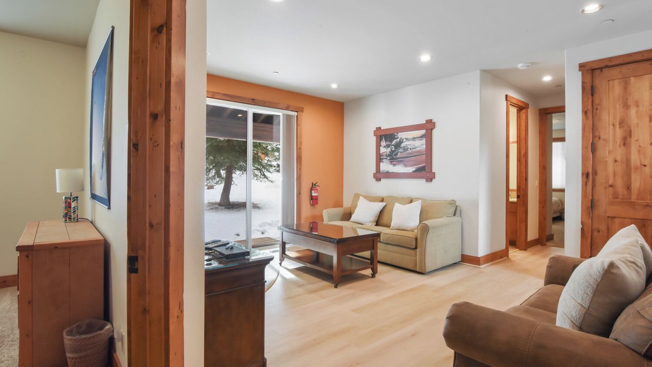 Photo of Livingroom in Kingswood Estates