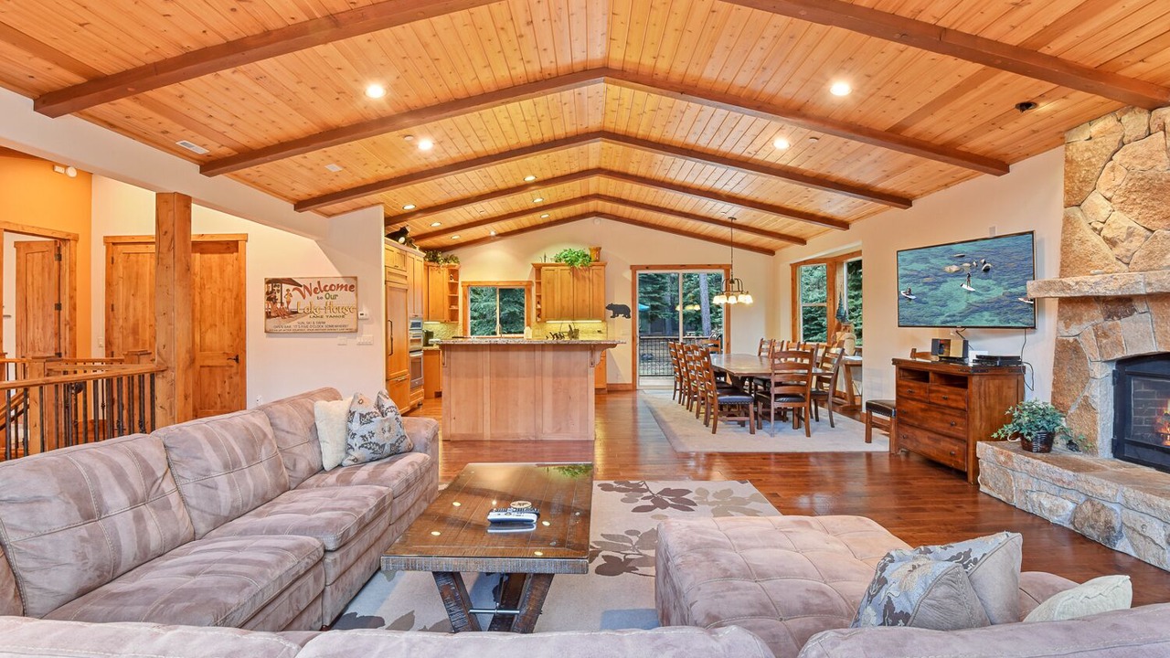 Photo of Livingroom in Kingswood Estates