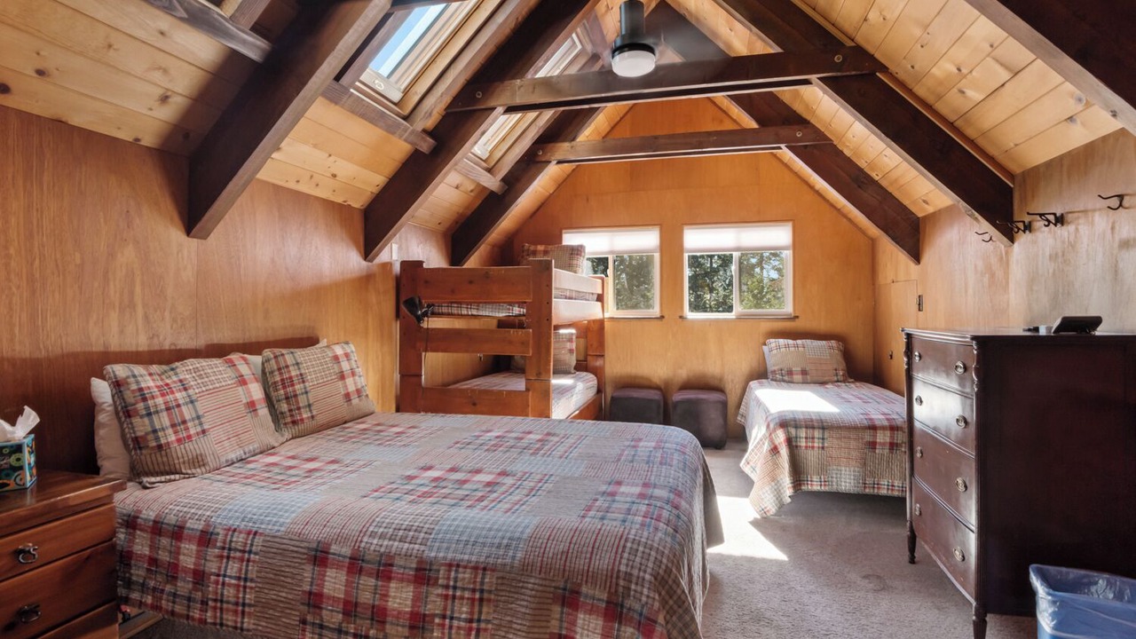 Photo of Bedroom in Carnelian Bay