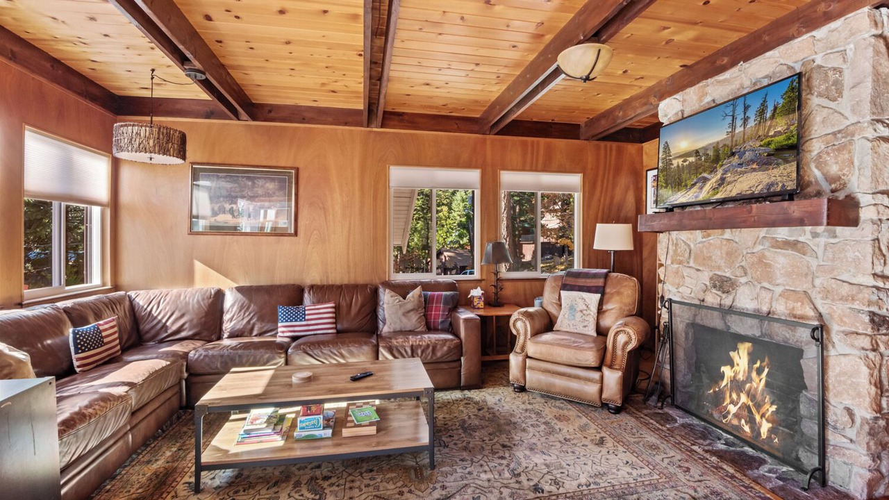 Photo of Livingroom in Carnelian Bay