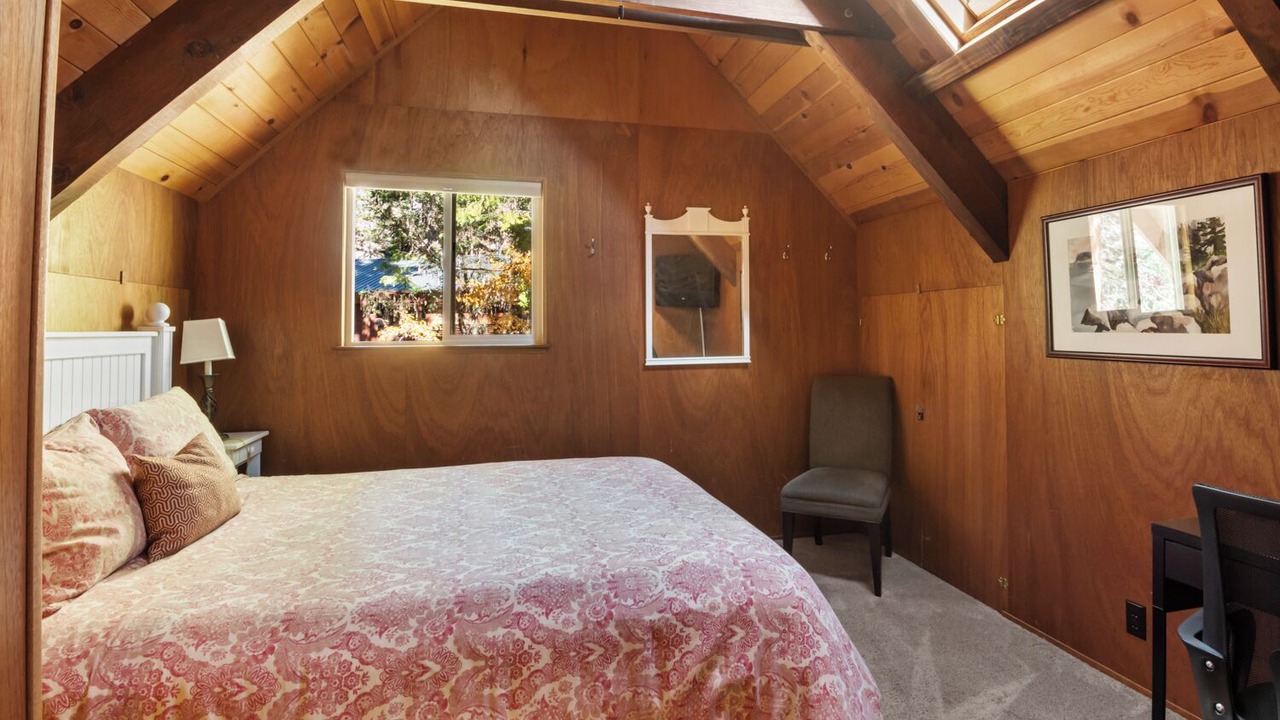 Photo of Bedroom in Carnelian Bay