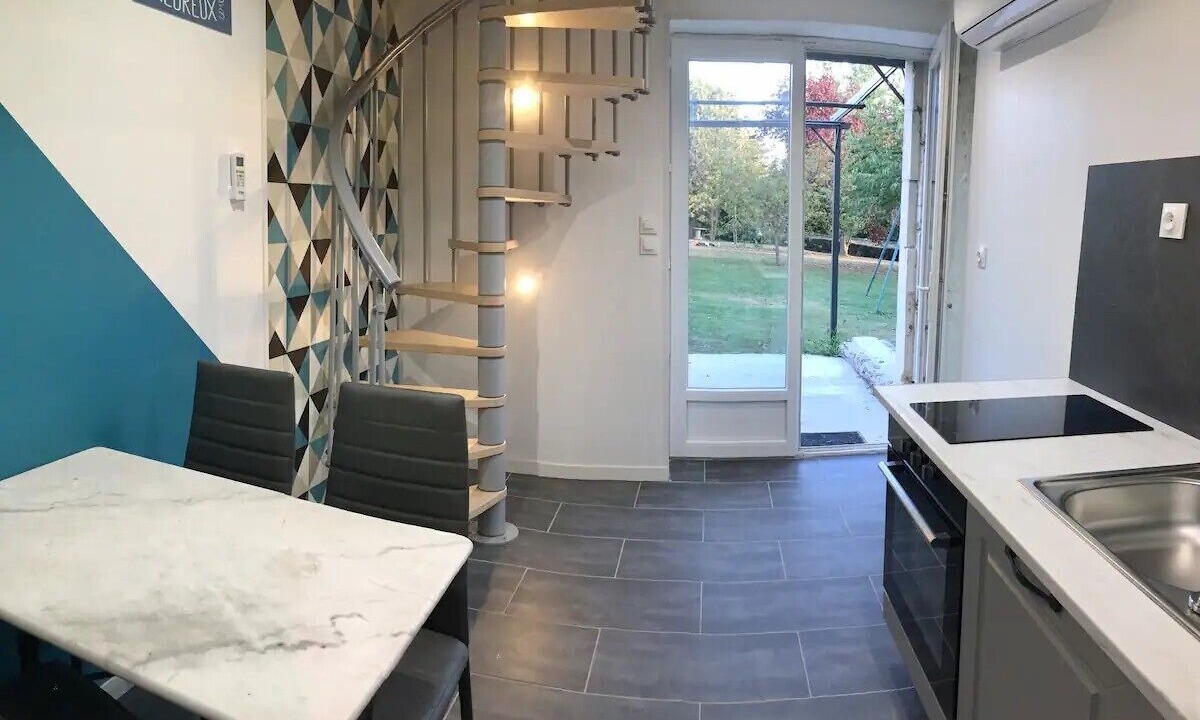 Photo of Kitchen in Moult