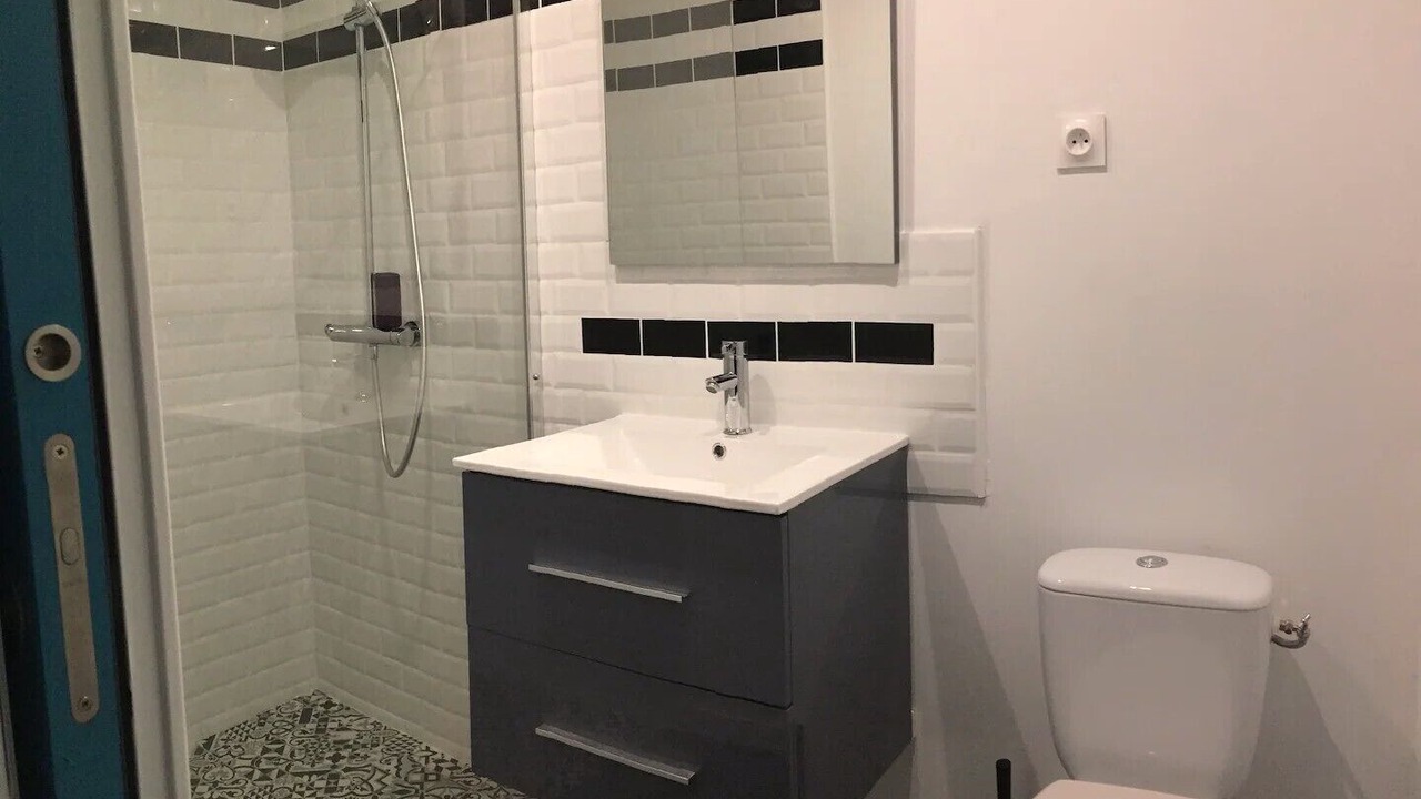 Photo of Bathroom in Moult