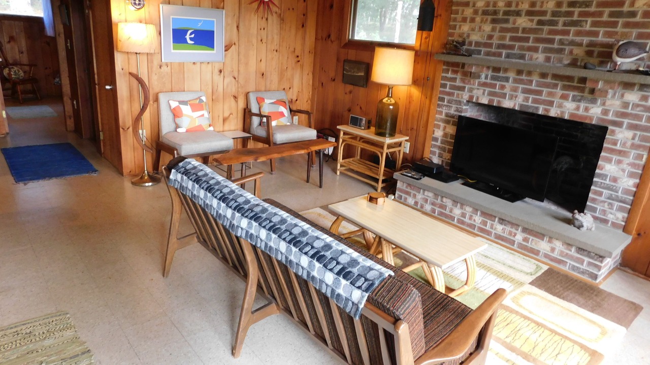 Photo of Livingroom in Indian Neck Heights