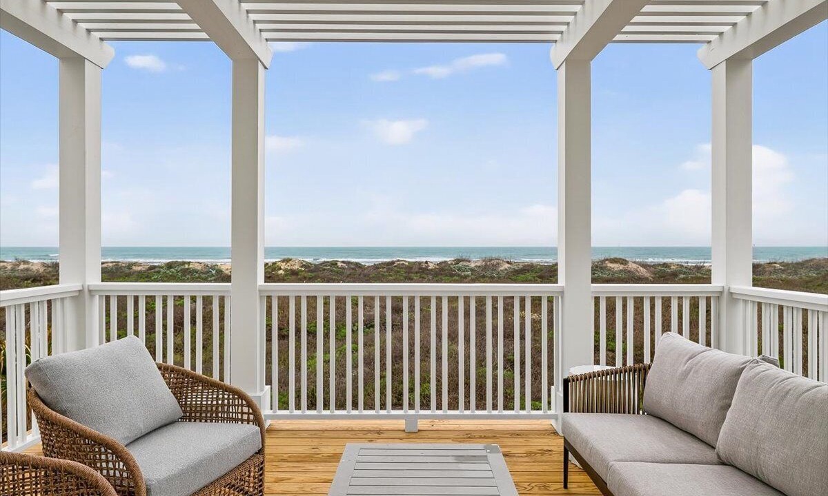 Photo of Patio Balcony in Cinnamon Shore