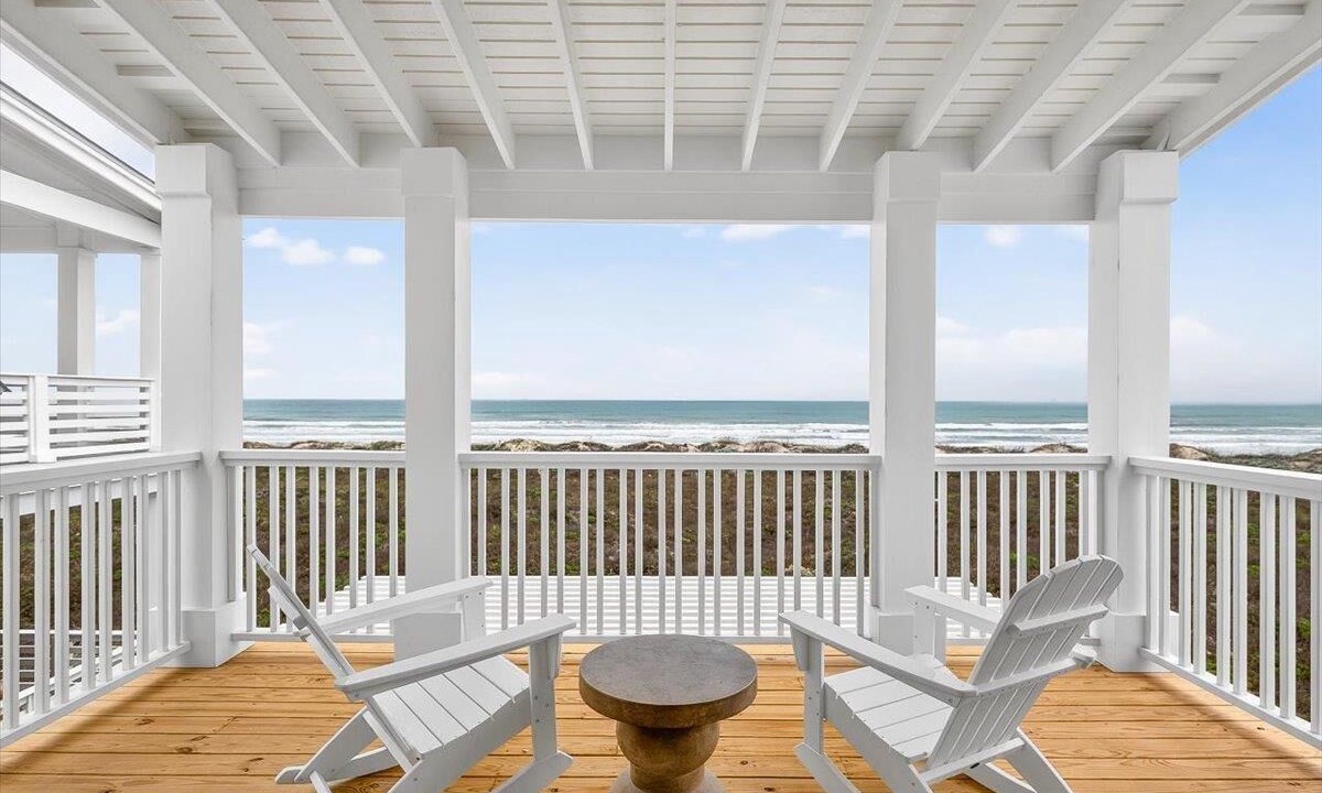 Photo of Patio Balcony in Cinnamon Shore