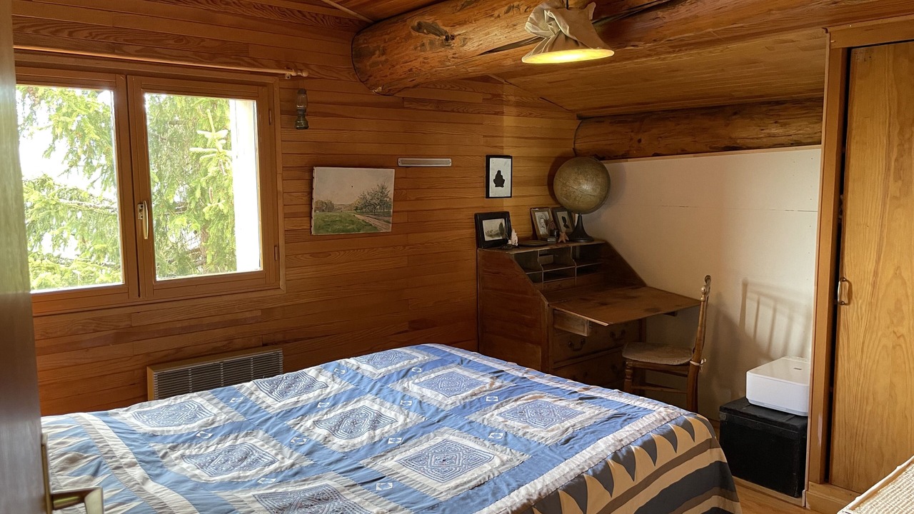 Photo of Bedroom in Albiez-le-Vieux