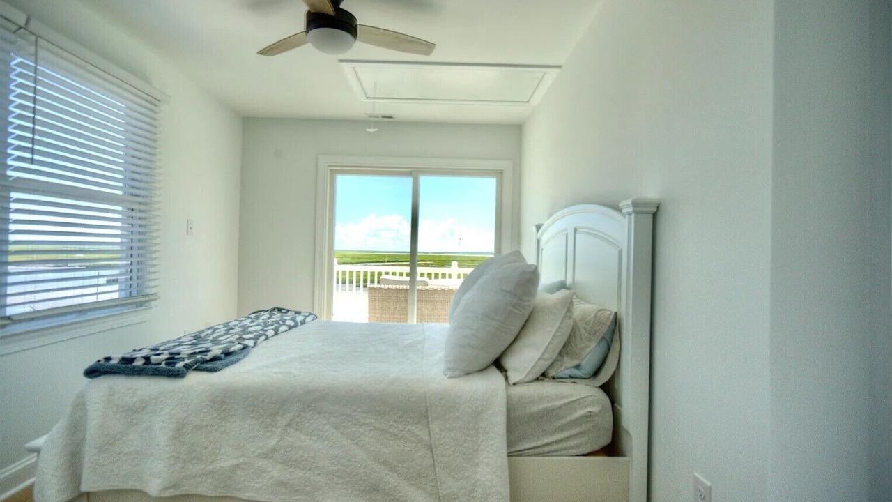 Photo of Bedroom in Cape May Court House