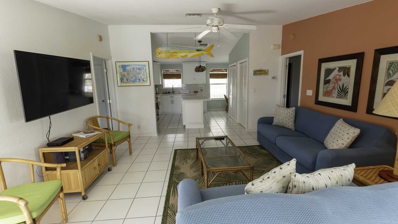 Photo of Livingroom in Breezeswept Beach Estates