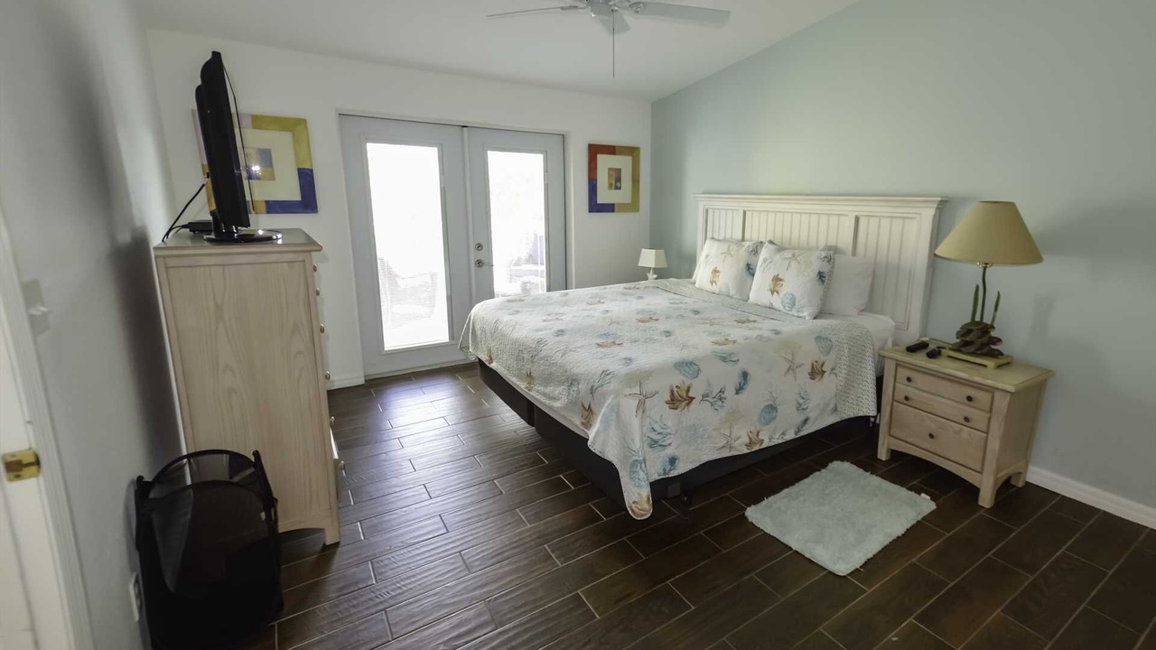 Photo of Bedroom in Breezeswept Beach Estates