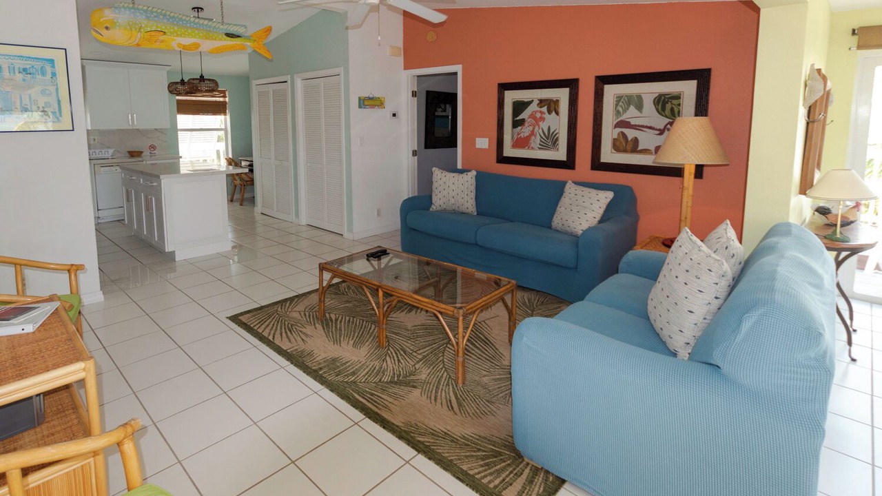 Photo of Livingroom in Breezeswept Beach Estates