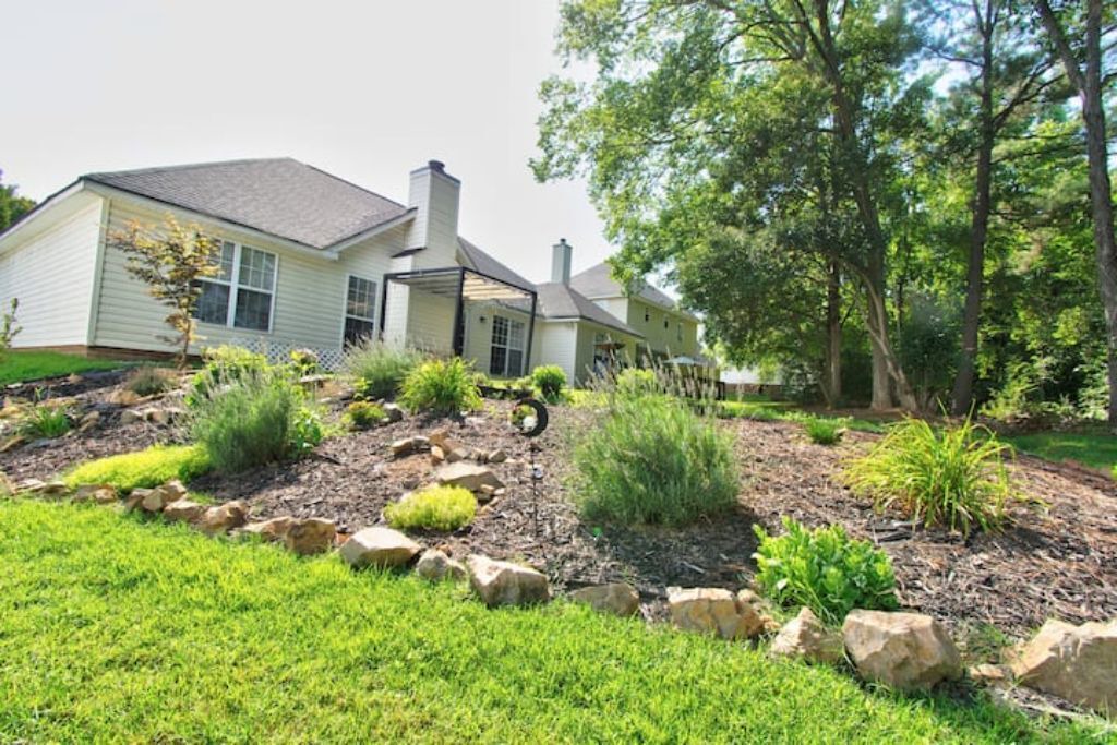 Photo of Outdoor in Davis Lake - Eastfield