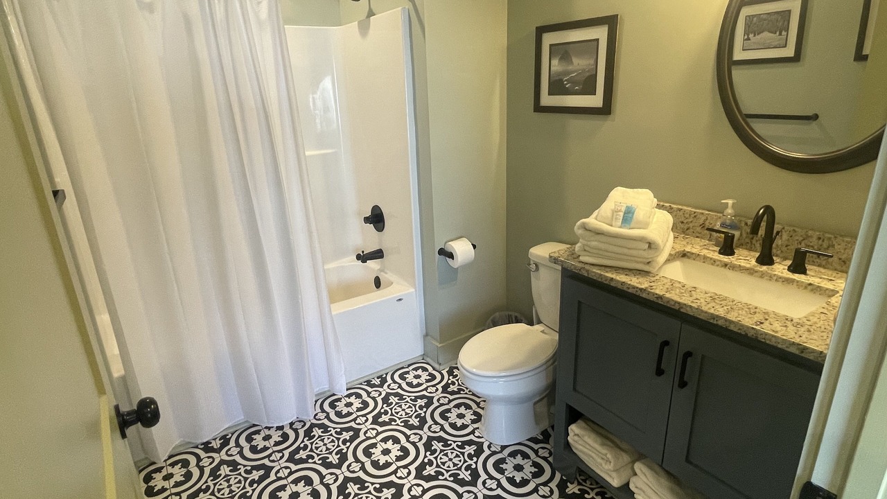 Photo of Bathroom in Guntersville
