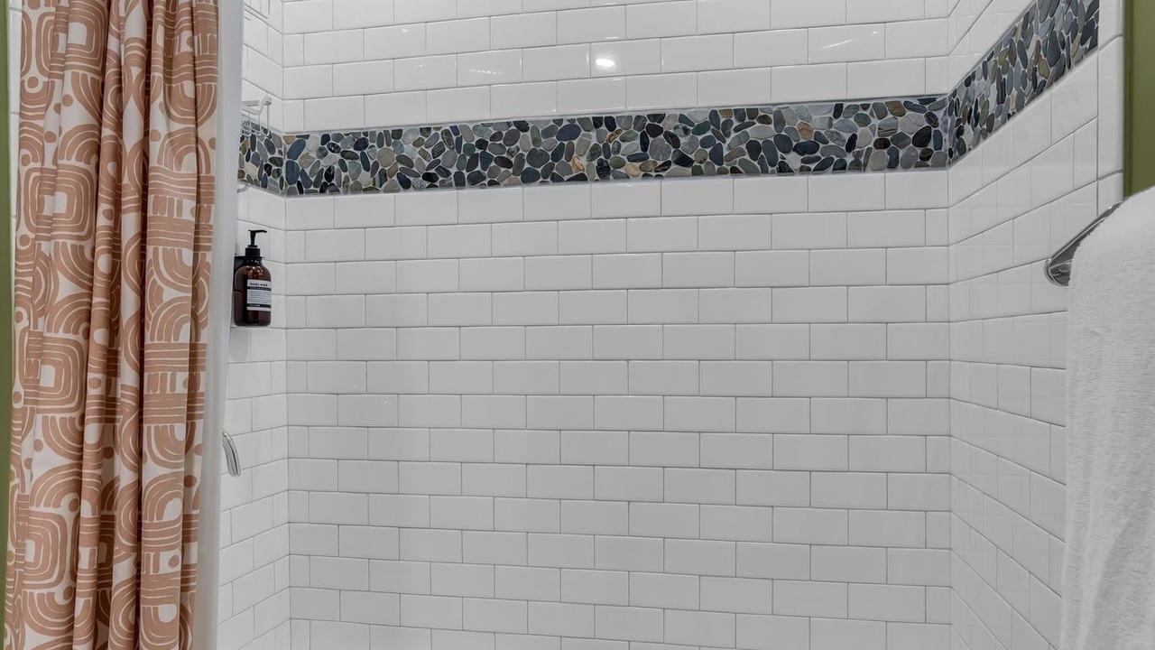 Photo of Bathroom in Shelby Hills
