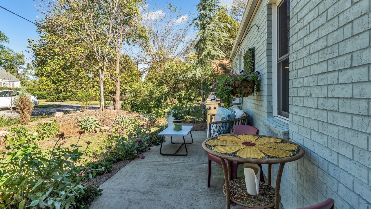 Photo of Outdoor in Shelby Hills