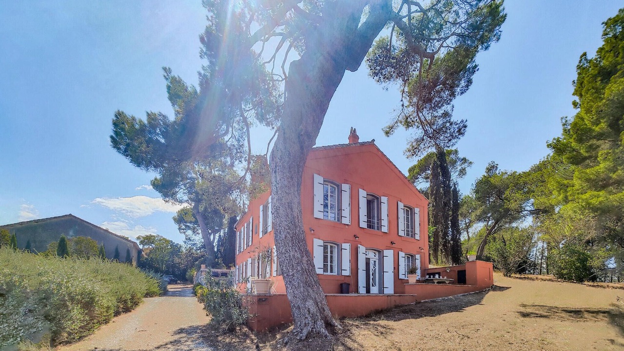 Photo of Others in Ouveillan