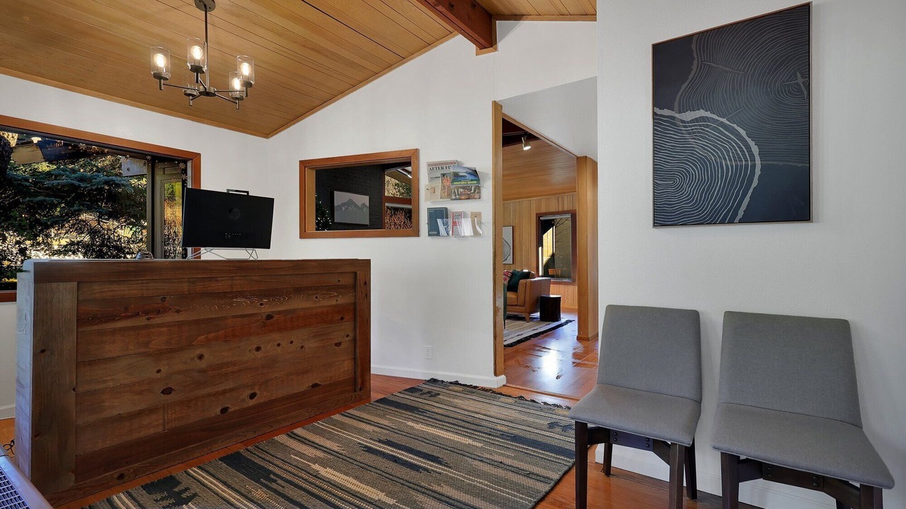 Photo of Others in Dunsmuir