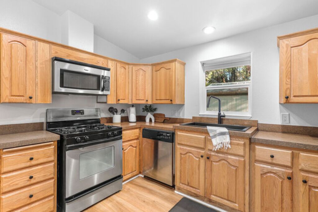 Photo of Others in Dunsmuir