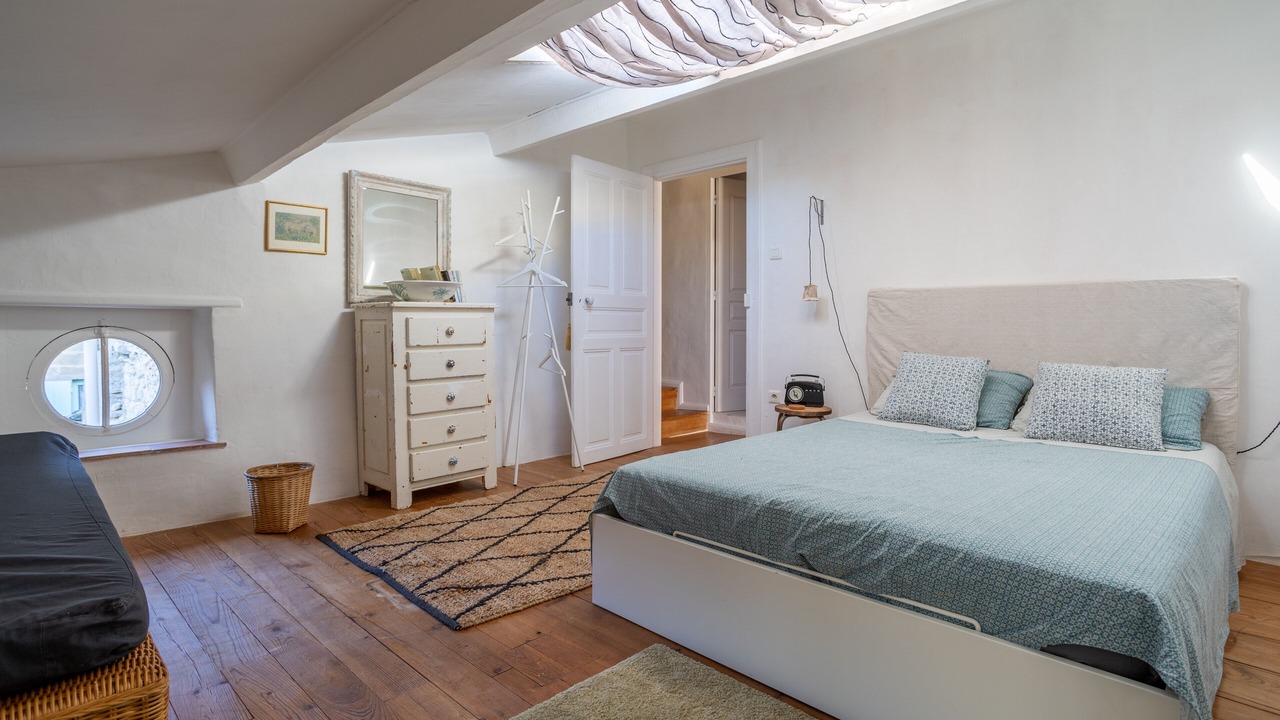Photo of Bedroom in Montaren-et-Saint-Mediers