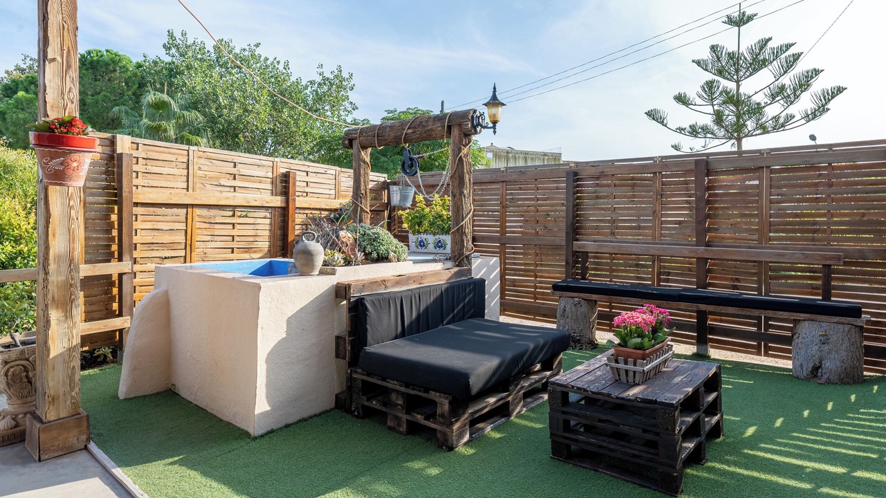 Photo of Outdoor in Camarles