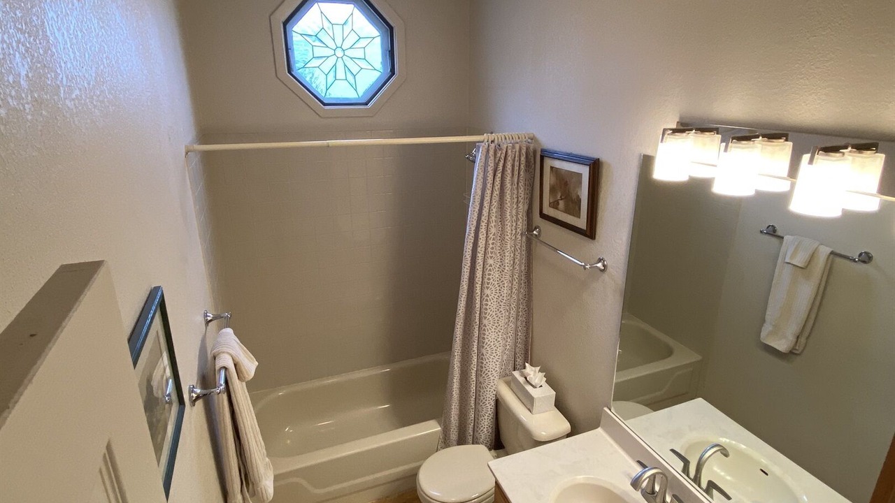 Photo of Bathroom in Briarcliff