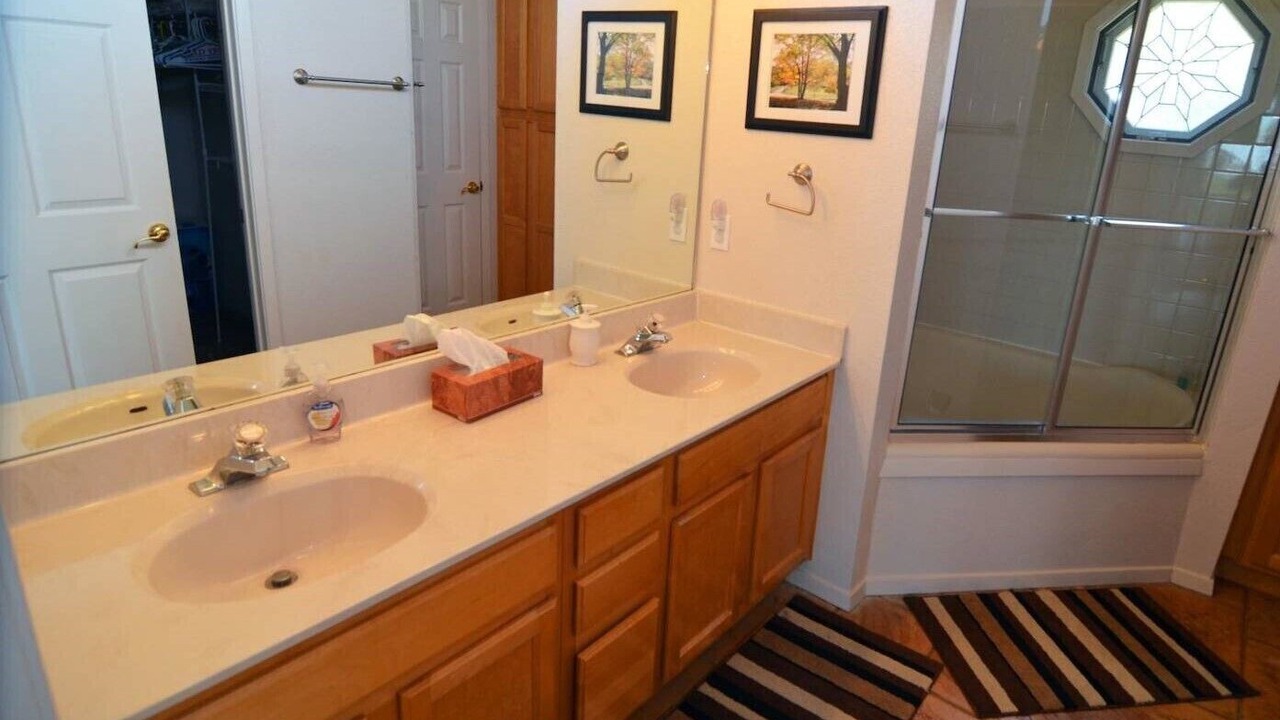 Photo of Bathroom in Briarcliff
