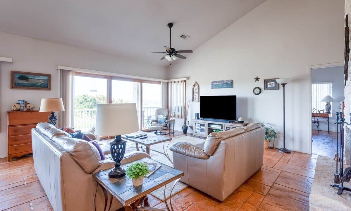 Photo of Livingroom in Briarcliff