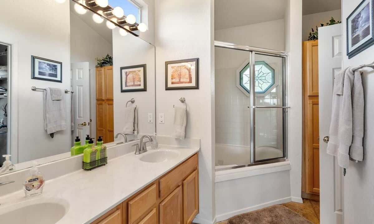 Photo of Bathroom in Briarcliff