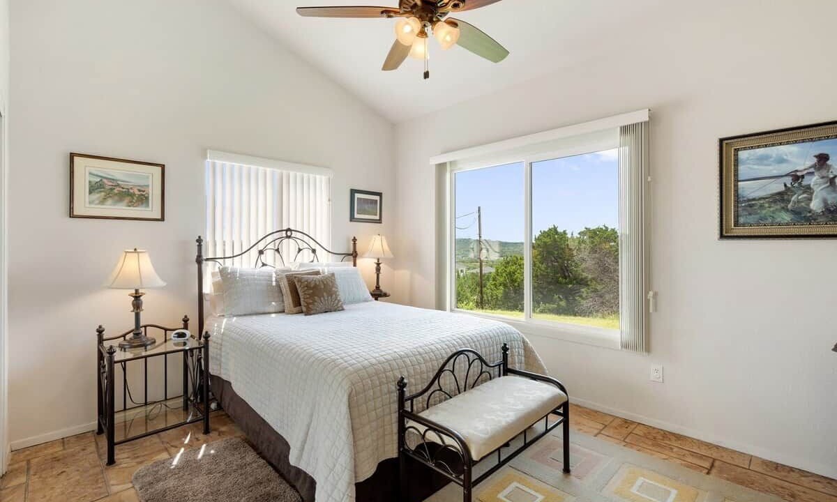 Photo of Bedroom in Briarcliff