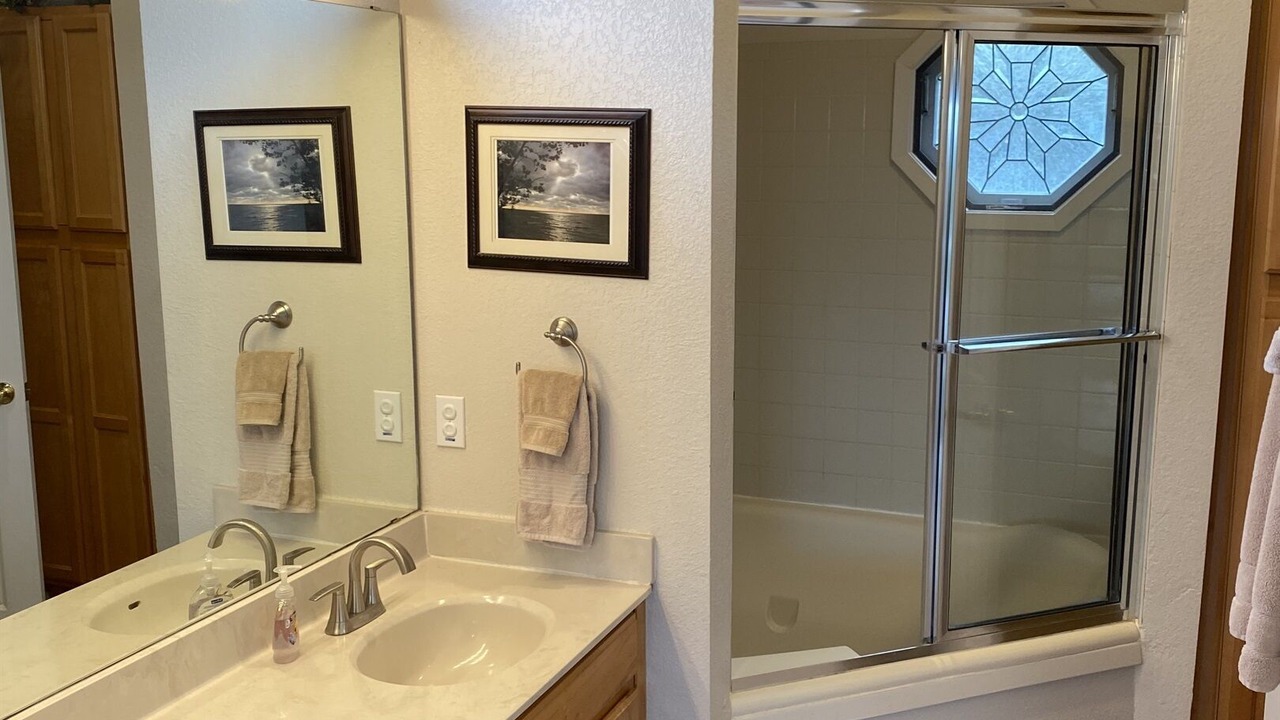 Photo of Bathroom in Briarcliff