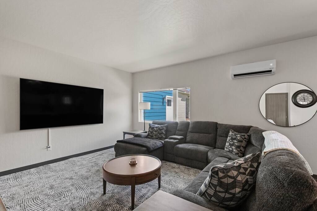 Photo of Livingroom in West Central