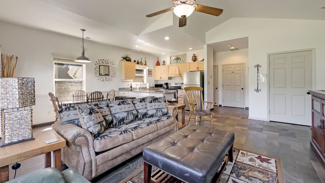 Photo of Livingroom in Camdenton
