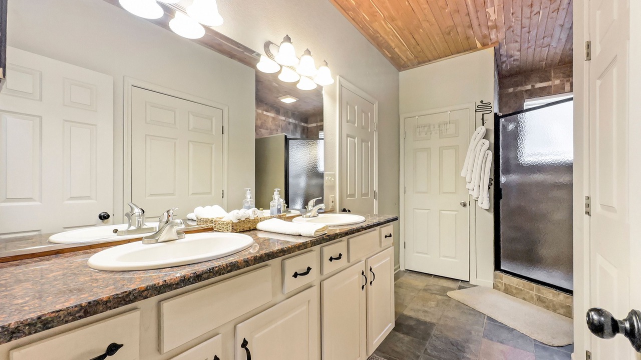 Photo of Bathroom in Camdenton