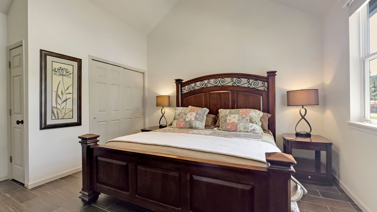 Photo of Bedroom in Camdenton