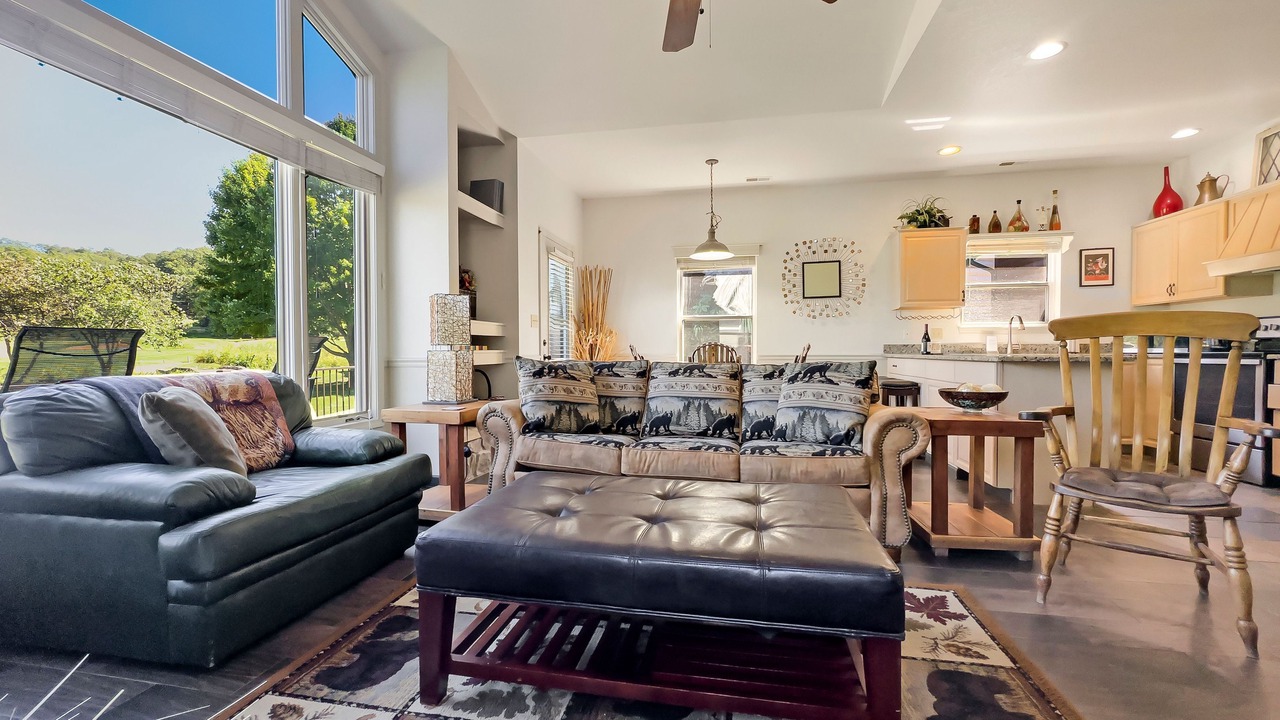 Photo of Livingroom in Camdenton