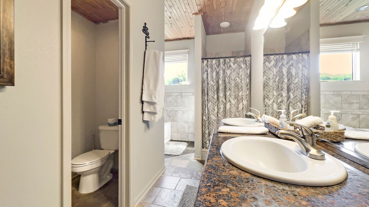 Photo of Bathroom in Camdenton