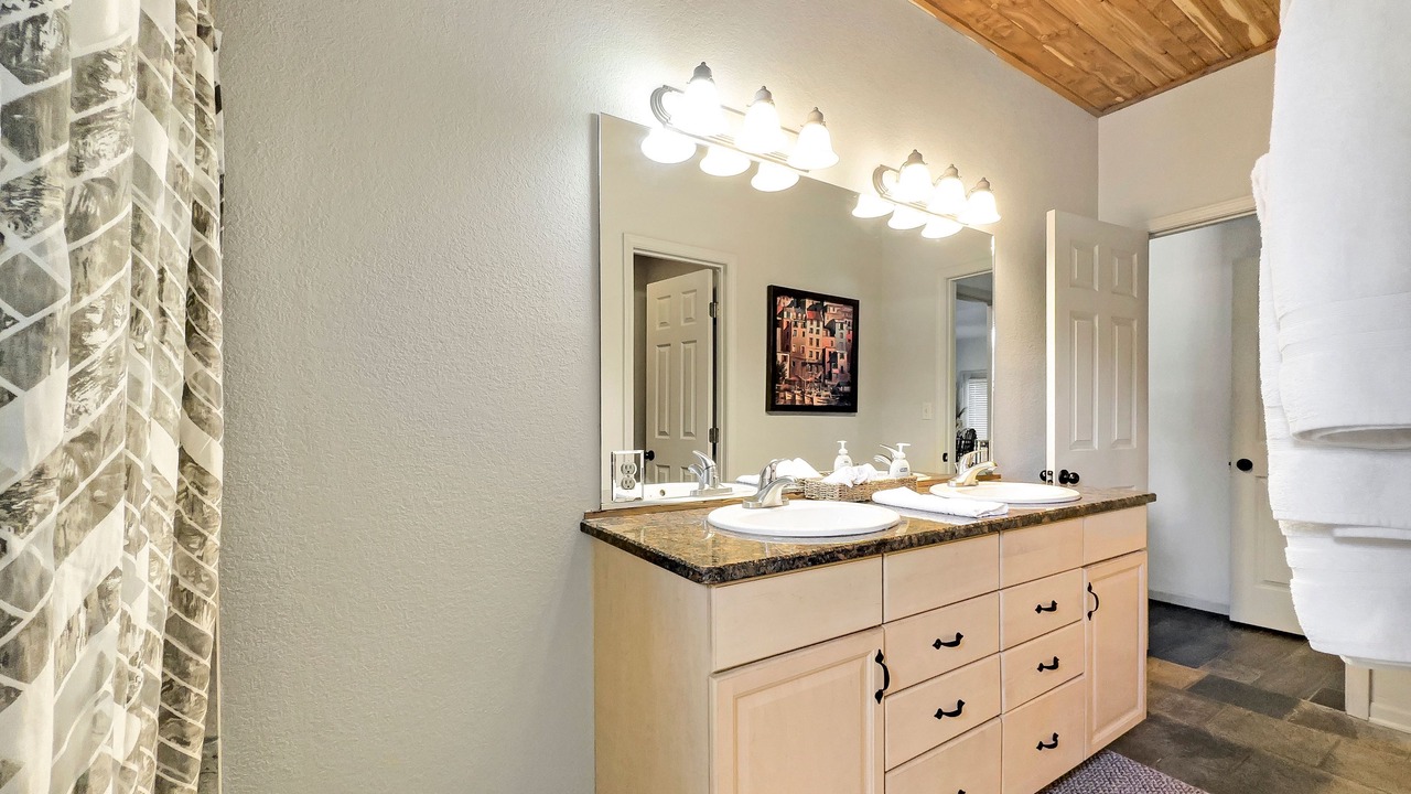 Photo of Bathroom in Camdenton