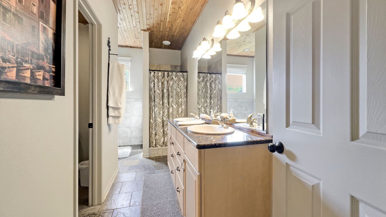 Photo of Bathroom in Camdenton