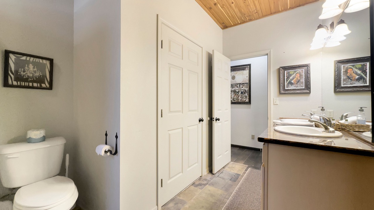 Photo of Bathroom in Camdenton